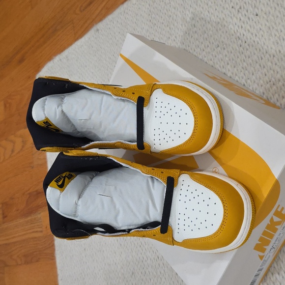 Nike Air Jordan 1 Retro Size 7Y High OG Yellow Ochre/black Sail Sneakers - Picture 3 of 8